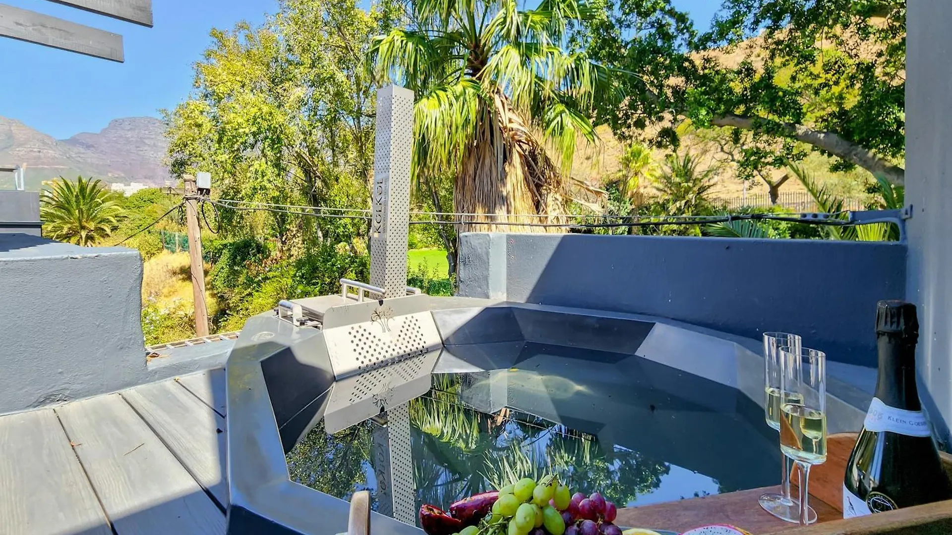The Honeycomb A 3 Bed In De Waterkant With Hot Tub ケープタウン 0*,  南アフリカ