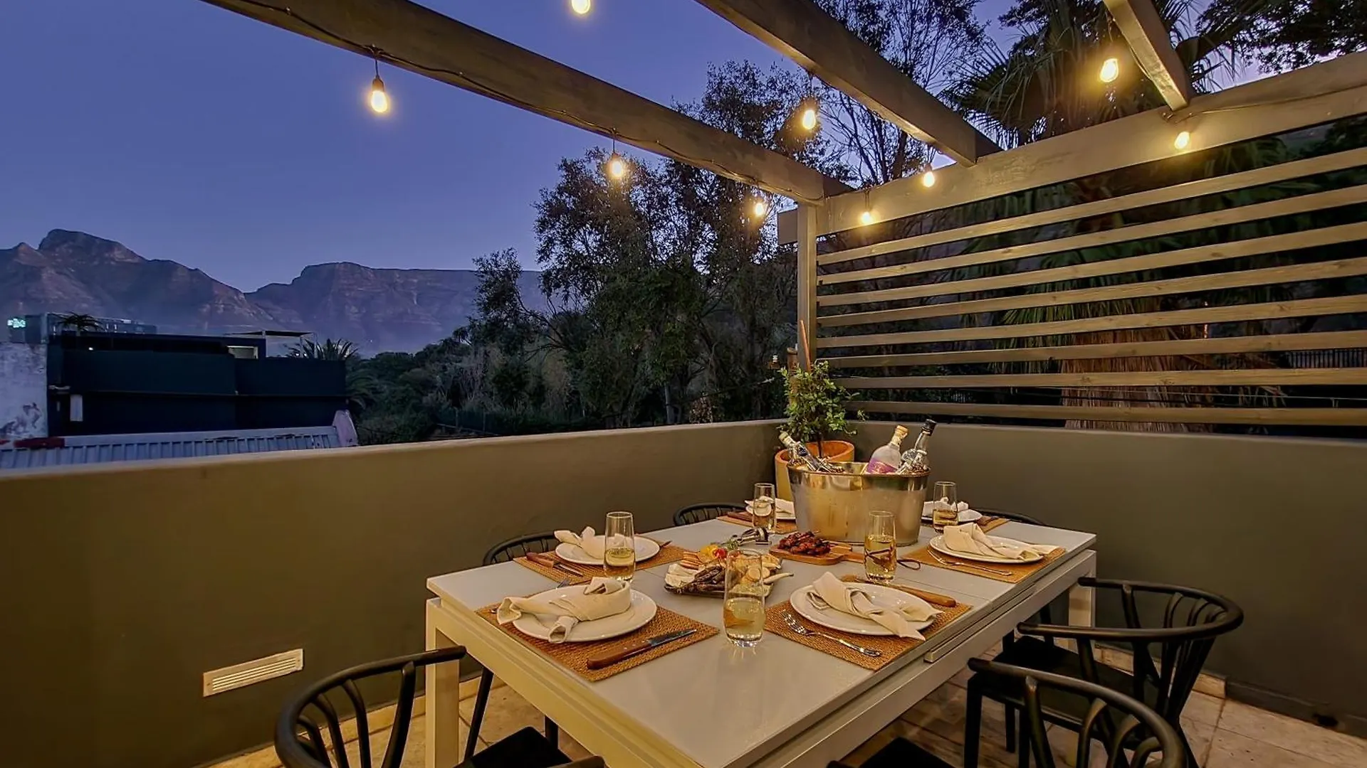 The Honeycomb A 3 Bed In De Waterkant With Hot Tub ケープタウン 南アフリカ