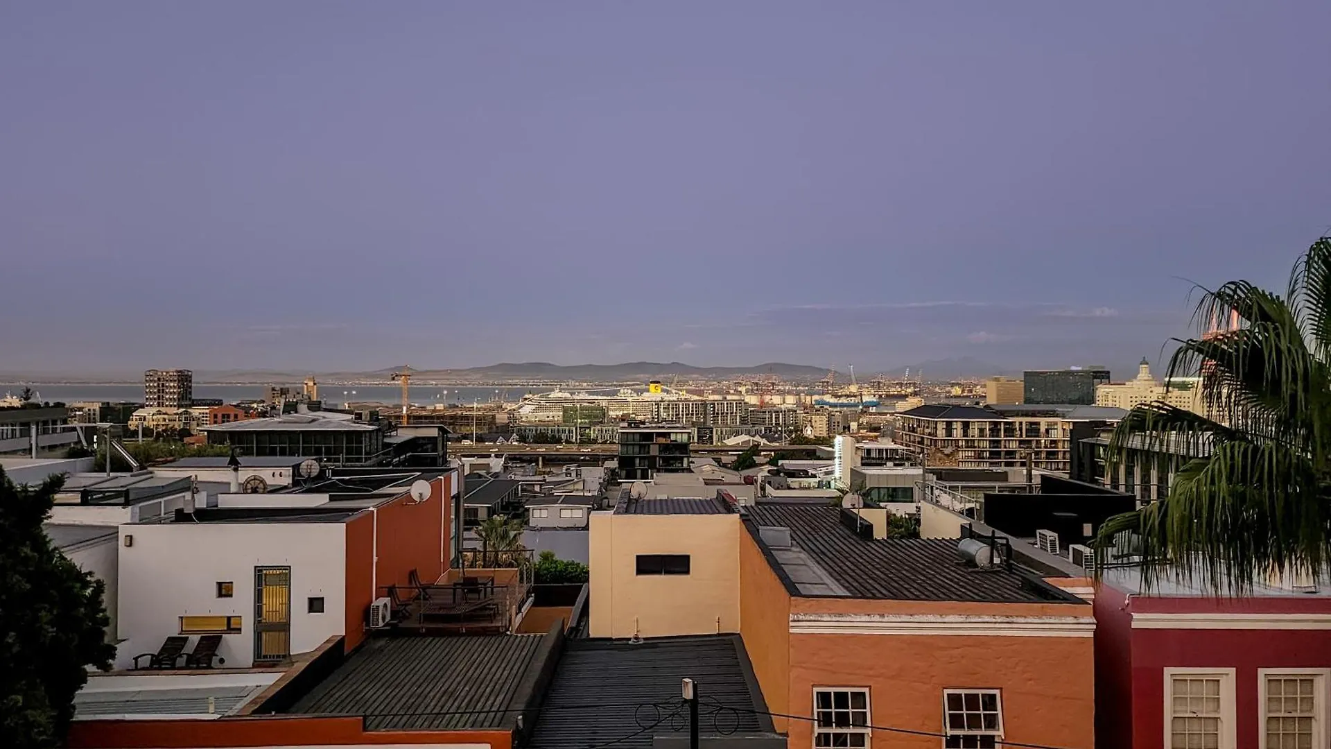 The Honeycomb A 3 Bed In De Waterkant With Hot Tub ケープタウン 別荘